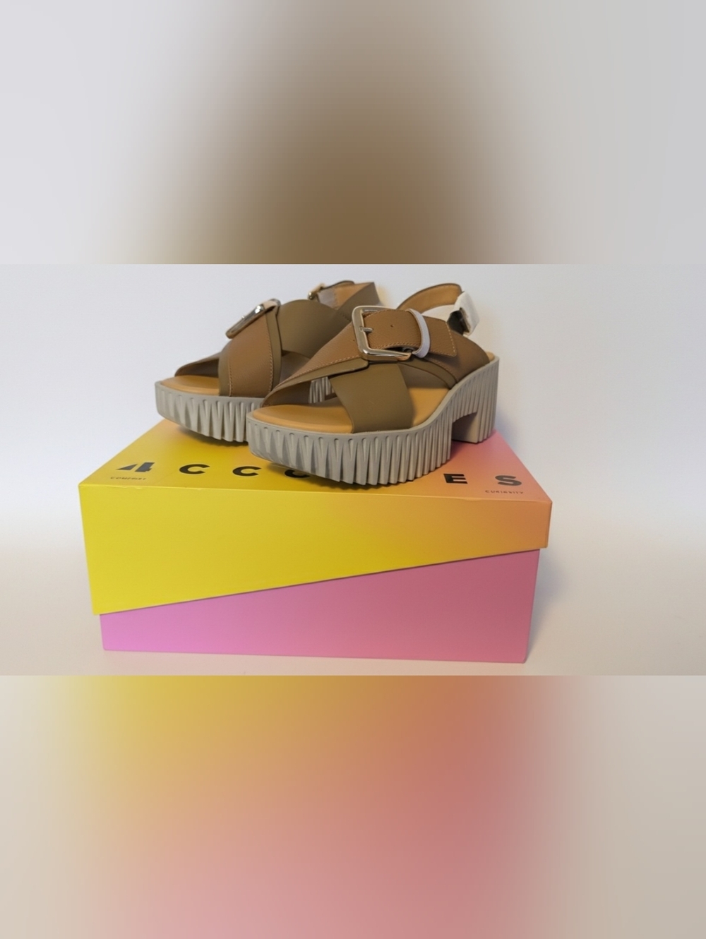 4CCCCEES Plia Juni Platform Sandals Women’s Size 8.5 Taupe Chunky Comfort Design